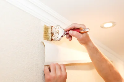 Pose de papier peint à la Chapelotte — revêtements muraux et toiles de verre